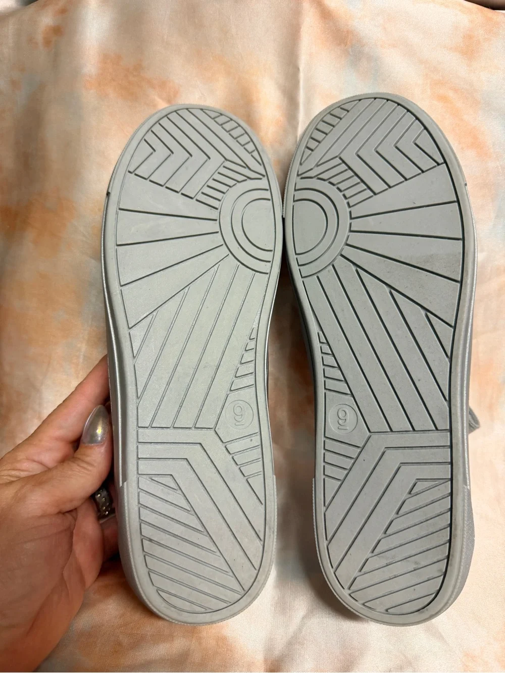 DV by Dolce Vita Sammy Metallic Silver Low-Top Lace-Up Sneakers